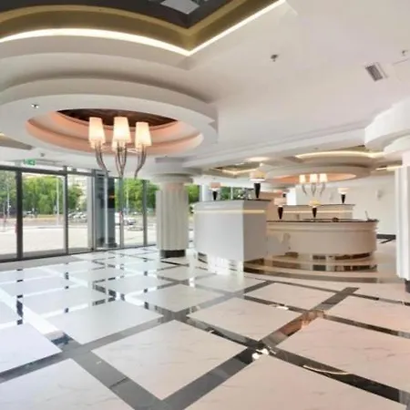 Hanza Tower 24 Jacussi & Pool Apartment *